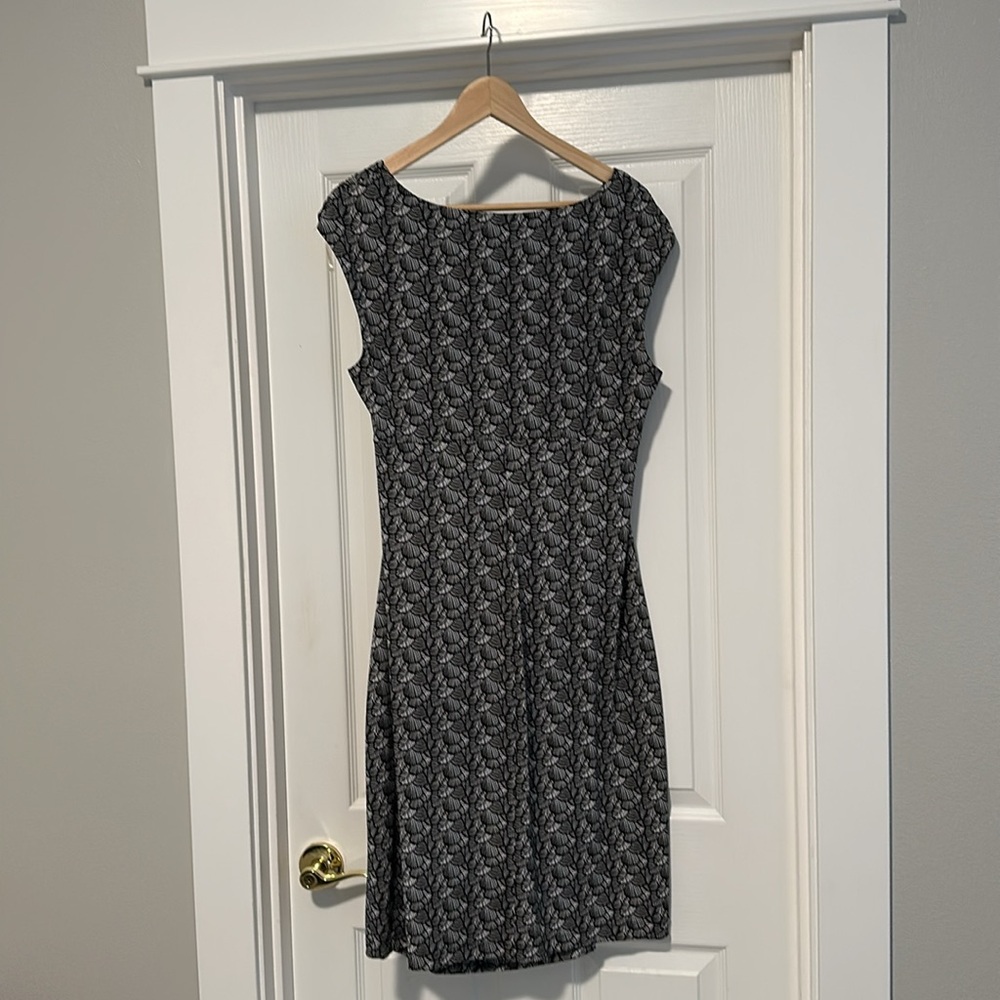 Dress - Picture 3 of 4